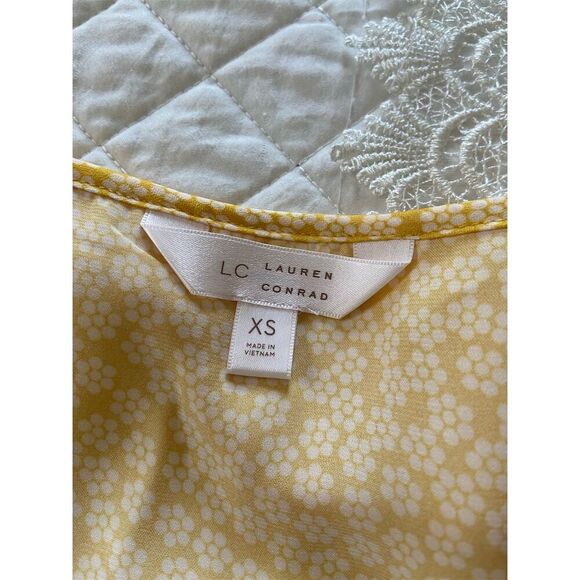 Lauren Conrad Floral Ruffle Tank Top Sleeveless Yellow V Neck Size XS - Picture 3 of 9